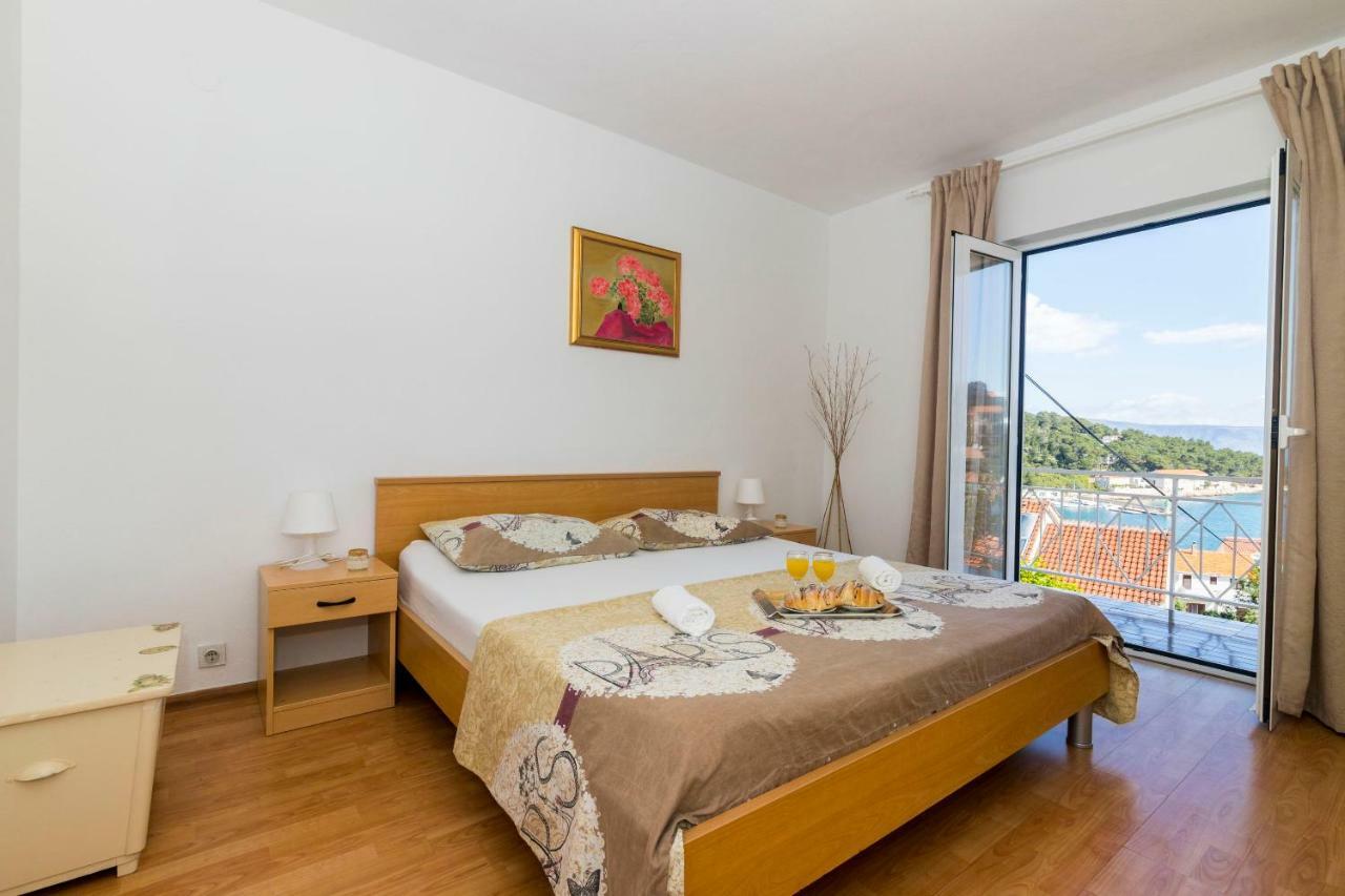 Apartments Palma Jelsa  Eksteriør bilde