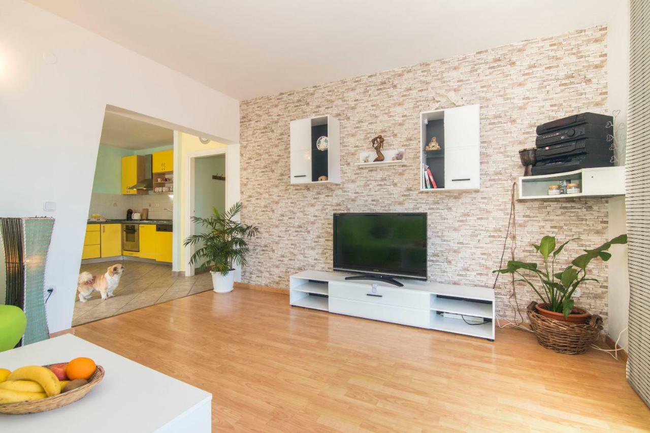 Apartments Palma Jelsa  Eksteriør bilde