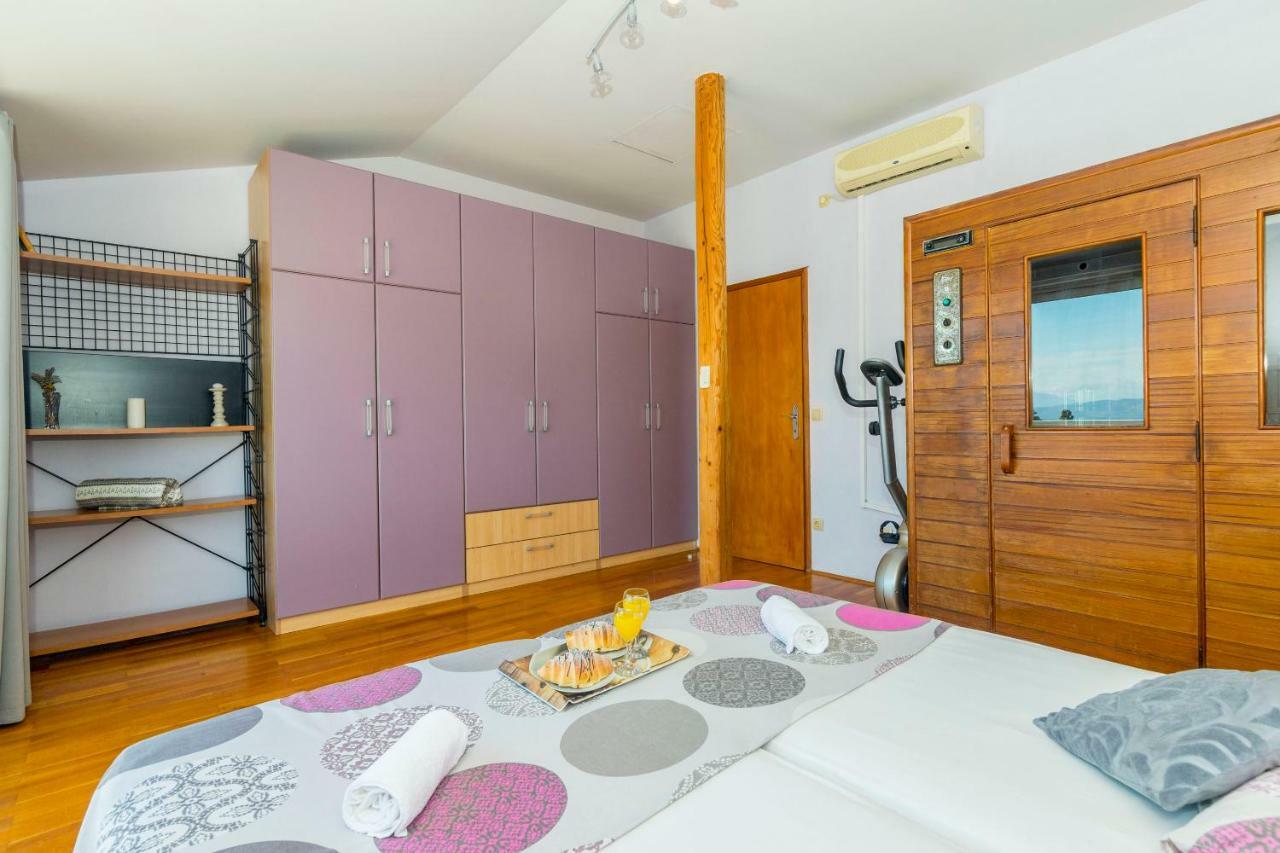 Apartments Palma Jelsa  Eksteriør bilde