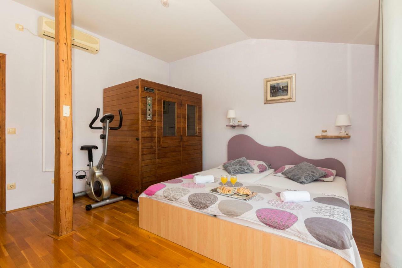 Apartments Palma Jelsa  Eksteriør bilde